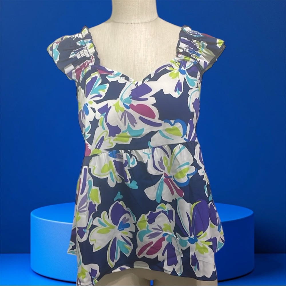 Periwinkle Womens Top floral NWT size xs ruffle sleeves